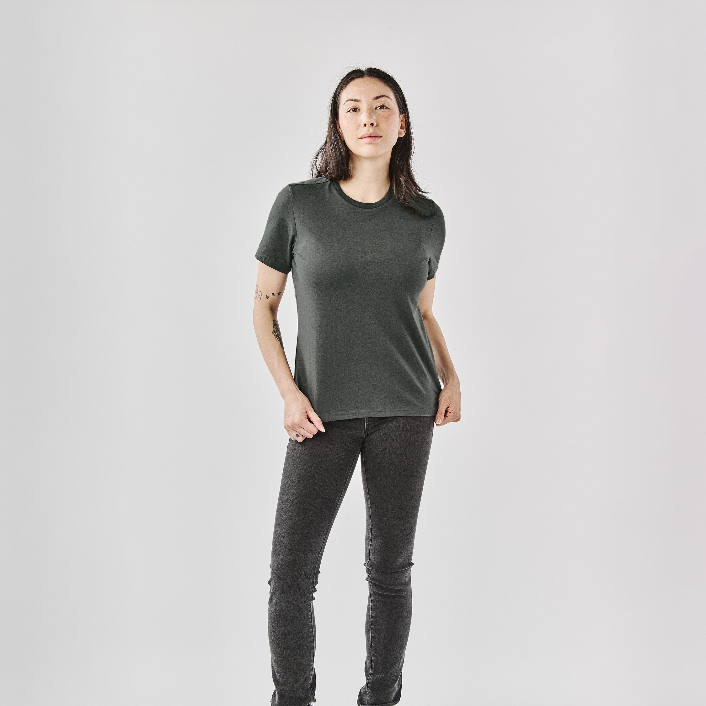 PEOPLE 1 WHAT IS? TEE ダークグレー XL Women's Stockton S/S Tee - Stormtech Canada Retail